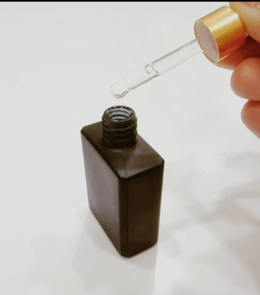 588d7318-9b45-4619-ae71-8cb43358beda Glue for Glitters - Image 1